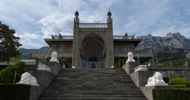 Три дворца: Массандровский, Ливадийский и Воронцовский. — фото 1