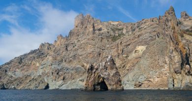 Авто-морской Кара-Даг (вечерняя морская прогулка вдоль потухшего вулкана Кара-Даг) — фото 3