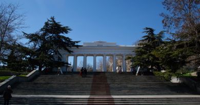 Три столицы: Бахчисарай, Севастополь, Ялта. - фото 5
